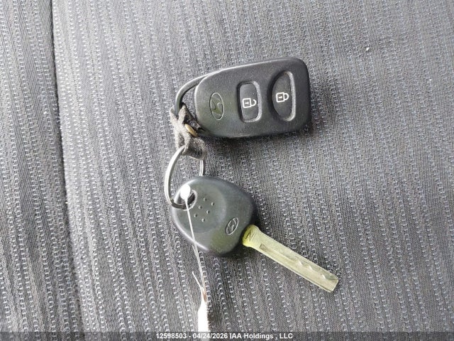 KMHCT5AE4GU286932 Hyundai ACCENT SE