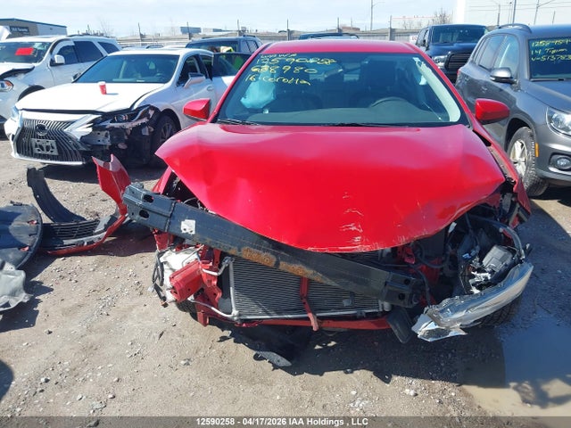 2T1BURHE2GC638980 Toyota COROLLA LE