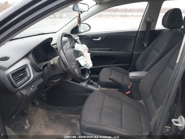 3KPA25AB1JE113718 KIA Rio Lx/lx+