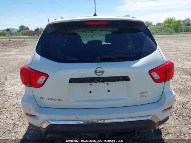 12598582 :رقم المزاد ، 5N1DR2MM4JC606266 vin ، 2018 Nissan Pathfinder S/sv/sl/platinum مزاد بيع