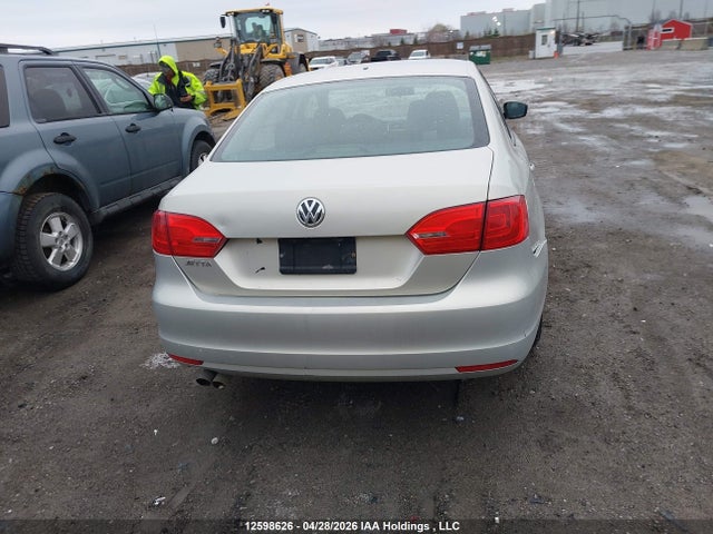 12598626 :رقم المزاد ، 3VW2K7AJ2BM375694 vin ، 2011 Volkswagen Jetta 2.0l Trendline/2.0l Trendline+ مزاد بيع