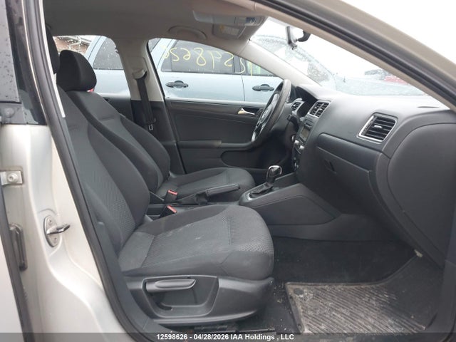 12598626 :رقم المزاد ، 3VW2K7AJ2BM375694 vin ، 2011 Volkswagen Jetta 2.0l Trendline/2.0l Trendline+ مزاد بيع
