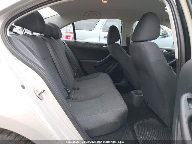 12598626 :رقم المزاد ، 3VW2K7AJ2BM375694 vin ، 2011 Volkswagen Jetta 2.0l Trendline/2.0l Trendline+ مزاد بيع