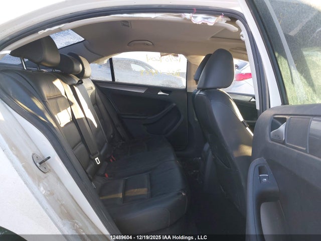 3VW3L7AJ8EM352930 Volkswagen Jetta 2.0 Tdi Highline/2.0 Tdi Trendline+