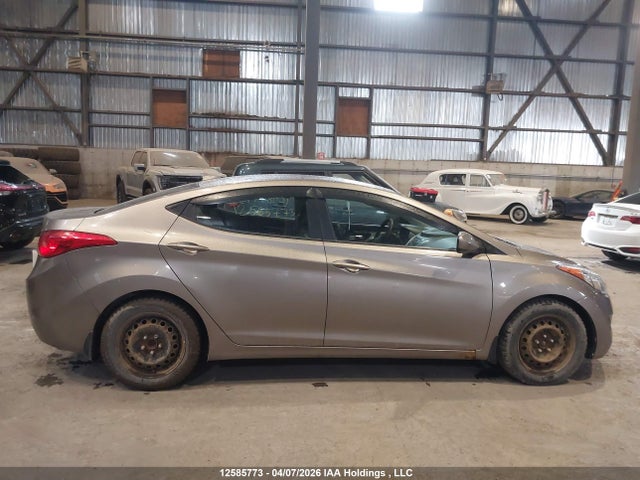 2013 Hyundai Elantra Gl მანქანა იყიდება აუქციონზე, vin: 5NPDH4AE5DH188938, აუქციონის ნომერი: 12585773