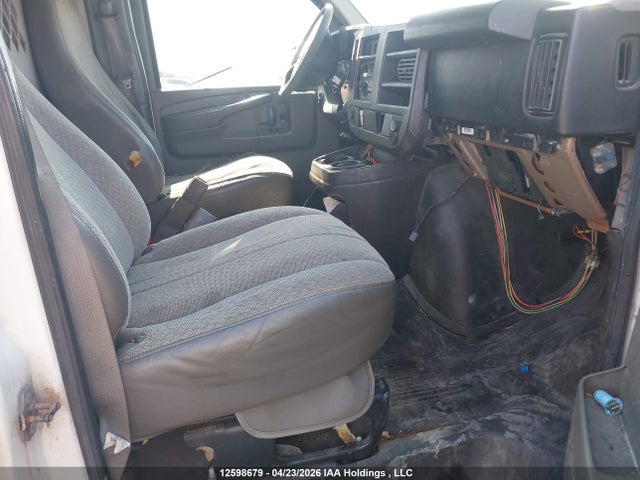 12598679 :رقم المزاد ، 1GTZGFBAXA1154965 vin ، 2010 Gmc Savana G2500 مزاد بيع