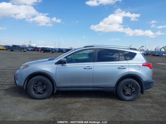12598701 :رقم المزاد ، 2T3BFREV9FW395249 vin ، 2015 Toyota Rav4 Le مزاد بيع