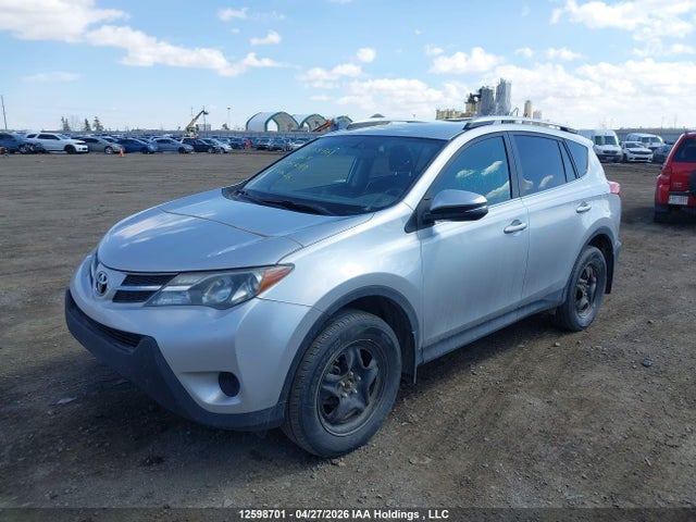 12598701 :رقم المزاد ، 2T3BFREV9FW395249 vin ، 2015 Toyota Rav4 Le مزاد بيع
