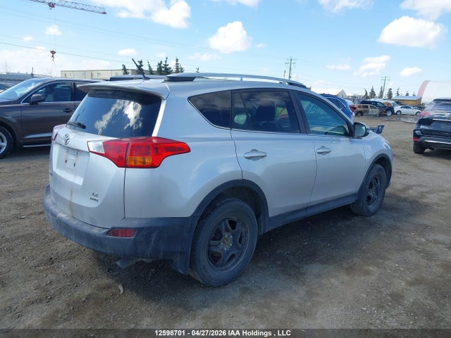 12598701 :رقم المزاد ، 2T3BFREV9FW395249 vin ، 2015 Toyota Rav4 Le مزاد بيع