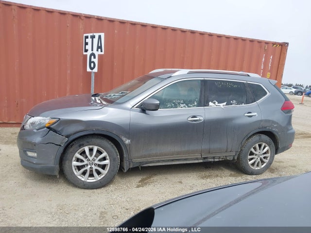 Продаж на аукціоні авто 2017 Nissan Rogue S/sl Platinum/sv, vin: 5N1AT2MV9HC738463, номер лоту: 12598766