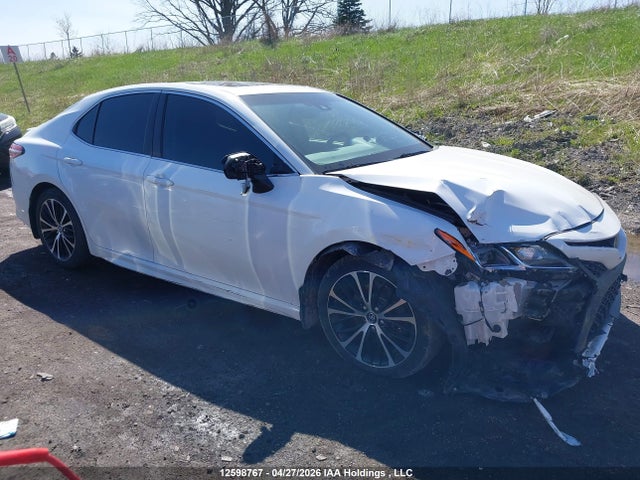 4T1B11HK0JU022720 Toyota CAMRY SE