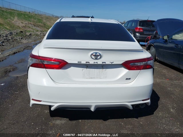 4T1B11HK0JU022720 Toyota CAMRY SE