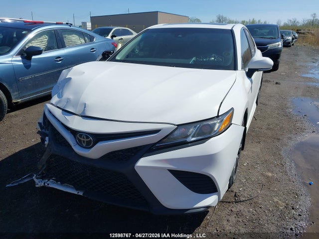 4T1B11HK0JU022720 Toyota CAMRY SE