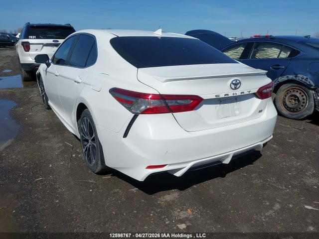 4T1B11HK0JU022720 Toyota CAMRY SE
