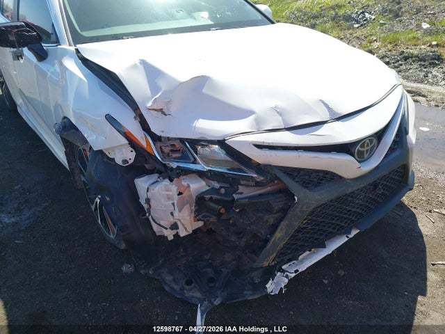 4T1B11HK0JU022720 Toyota CAMRY SE