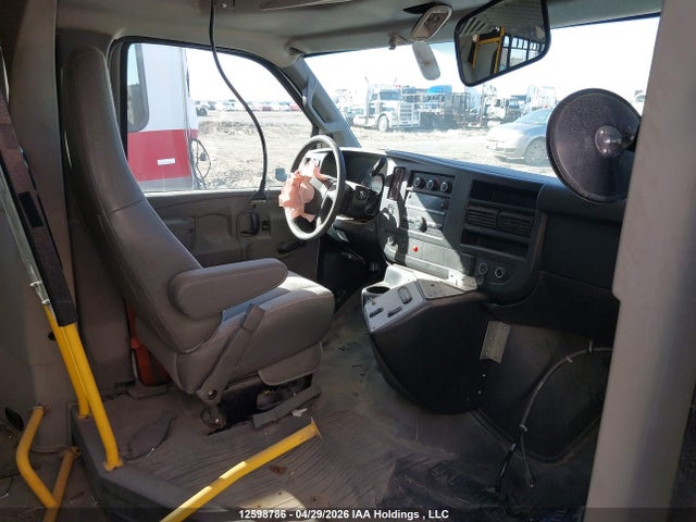 1HA6GUBG6HN009657 Chevrolet Express G4500
