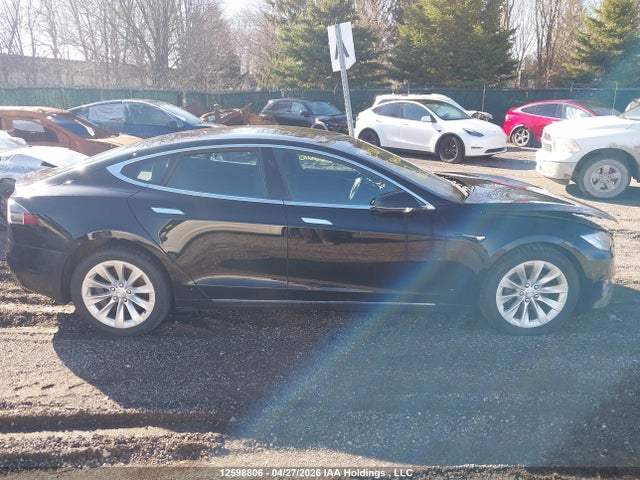 12598806 :رقم المزاد ، 5YJSA1E24JF294110 vin ، 2018 Tesla Model S مزاد بيع