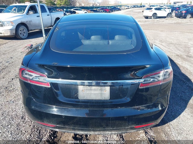 12598806 :رقم المزاد ، 5YJSA1E24JF294110 vin ، 2018 Tesla Model S مزاد بيع