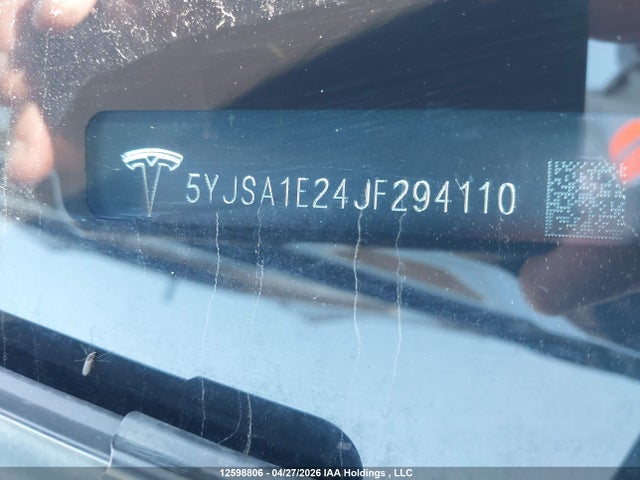 12598806 :رقم المزاد ، 5YJSA1E24JF294110 vin ، 2018 Tesla Model S مزاد بيع
