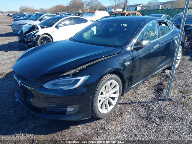 12598806 :رقم المزاد ، 5YJSA1E24JF294110 vin ، 2018 Tesla Model S مزاد بيع