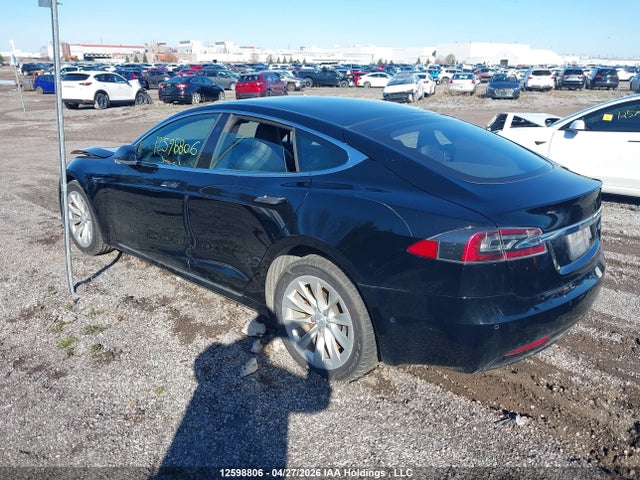 12598806 :رقم المزاد ، 5YJSA1E24JF294110 vin ، 2018 Tesla Model S مزاد بيع