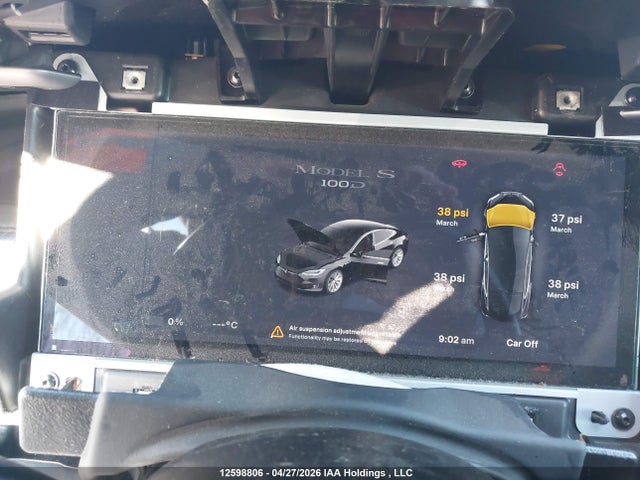12598806 :رقم المزاد ، 5YJSA1E24JF294110 vin ، 2018 Tesla Model S مزاد بيع