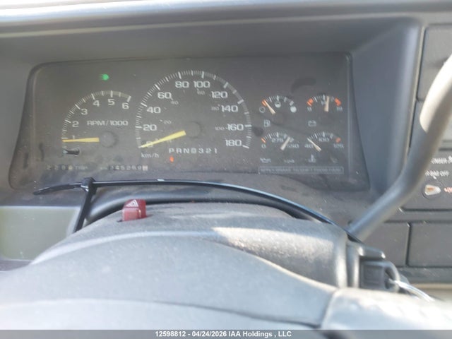 12598812 :رقم المزاد ، 1GTEC19R3WE513565 vin ، 1998 Gmc Sierra 1500 مزاد بيع