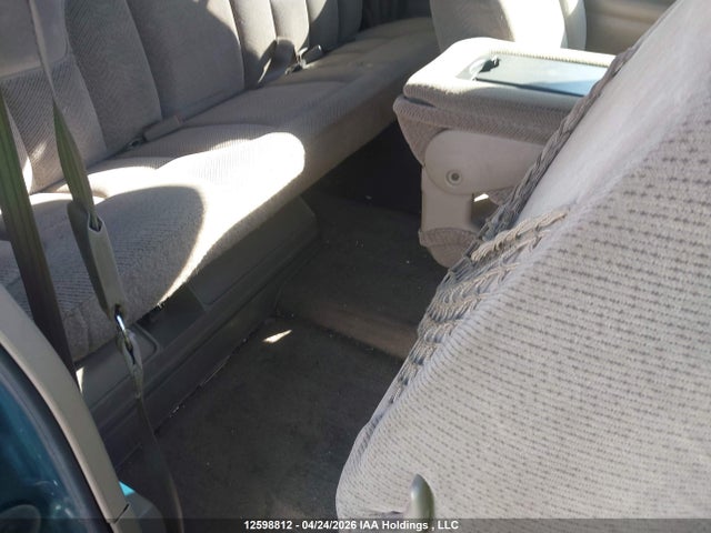 12598812 :رقم المزاد ، 1GTEC19R3WE513565 vin ، 1998 Gmc Sierra 1500 مزاد بيع