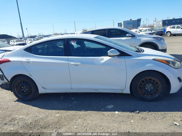 Hyundai Elantra 2016 5NPDH4AE2GH792032 Image 13