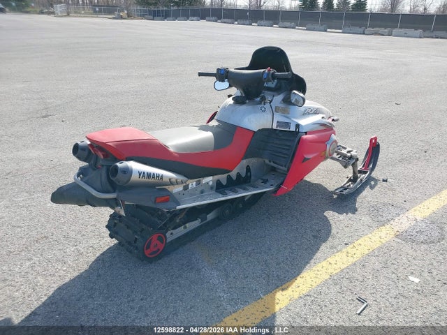 12598822 :رقم المزاد ، JYE8EW0084A004590 vin ، 2004 Yamaha  مزاد بيع