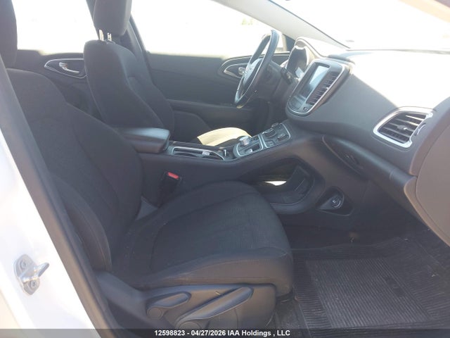 2016 Chrysler 200 Limited მანქანა იყიდება აუქციონზე, vin: 1C3CCCAB9GN156304, აუქციონის ნომერი: 12598823