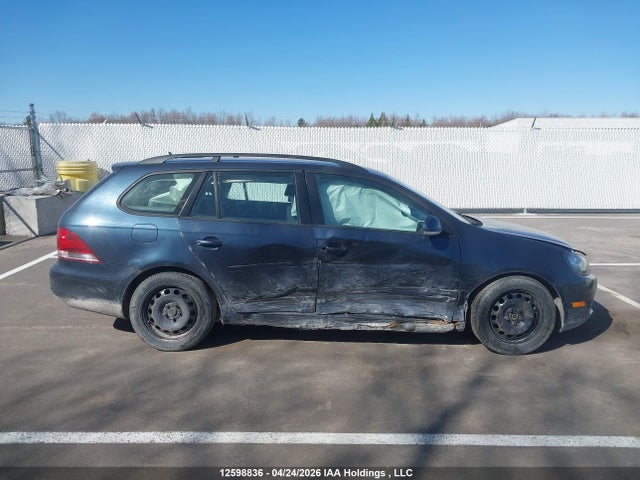 12598836 :رقم المزاد ، 3VWKX7AJ4AM624075 vin ، 2010 Volkswagen Golf 2.5l Comfortline/2.5l Trendline مزاد بيع