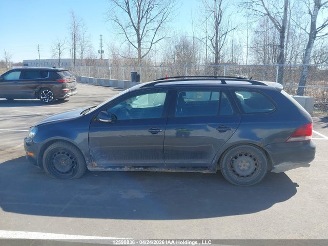 12598836 :رقم المزاد ، 3VWKX7AJ4AM624075 vin ، 2010 Volkswagen Golf 2.5l Comfortline/2.5l Trendline مزاد بيع