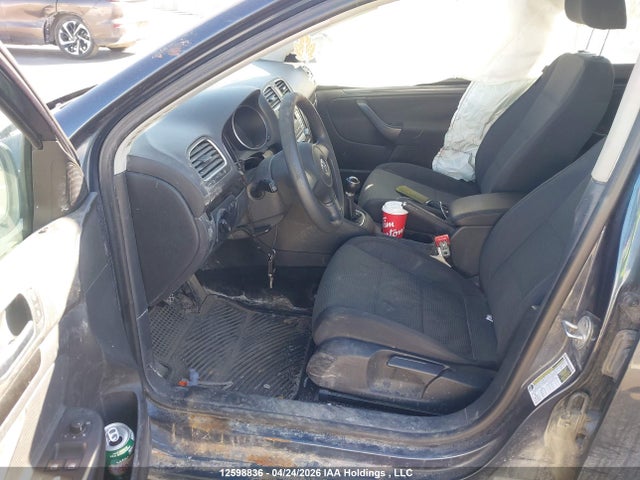 12598836 :رقم المزاد ، 3VWKX7AJ4AM624075 vin ، 2010 Volkswagen Golf 2.5l Comfortline/2.5l Trendline مزاد بيع