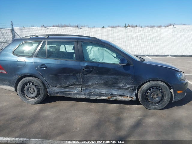 12598836 :رقم المزاد ، 3VWKX7AJ4AM624075 vin ، 2010 Volkswagen Golf 2.5l Comfortline/2.5l Trendline مزاد بيع