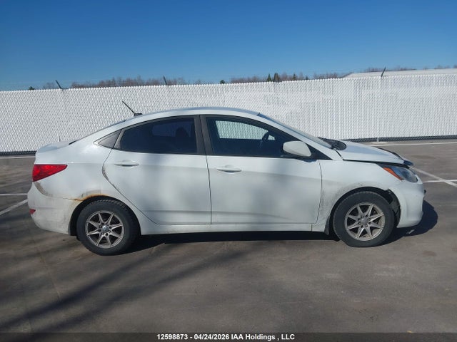2013 Hyundai Accent Gls/gs მანქანა იყიდება აუქციონზე, vin: KMHCT4AE5DU437069, აუქციონის ნომერი: 12598873