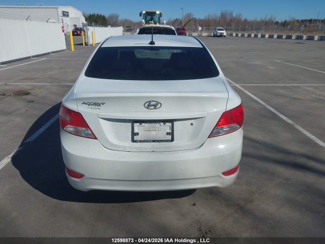 2013 Hyundai Accent Gls/gs მანქანა იყიდება აუქციონზე, vin: KMHCT4AE5DU437069, აუქციონის ნომერი: 12598873