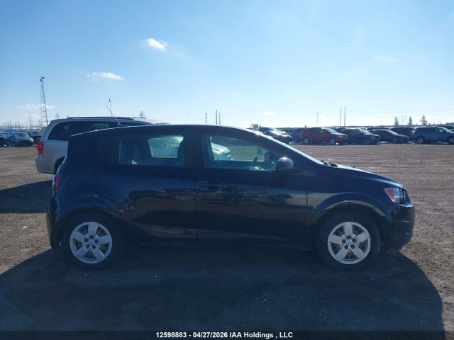 12598883 :رقم المزاد ، 1G1JA6EH0D4226081 vin ، 2013 Chevrolet Sonic Ls مزاد بيع