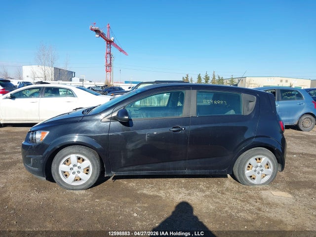 12598883 :رقم المزاد ، 1G1JA6EH0D4226081 vin ، 2013 Chevrolet Sonic Ls مزاد بيع