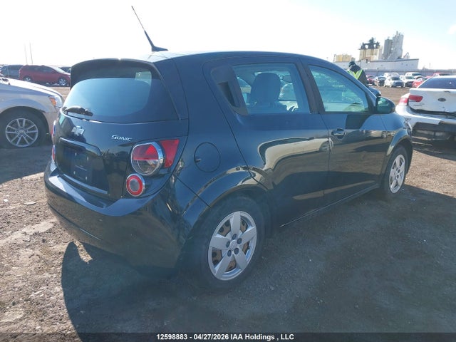 12598883 :رقم المزاد ، 1G1JA6EH0D4226081 vin ، 2013 Chevrolet Sonic Ls مزاد بيع