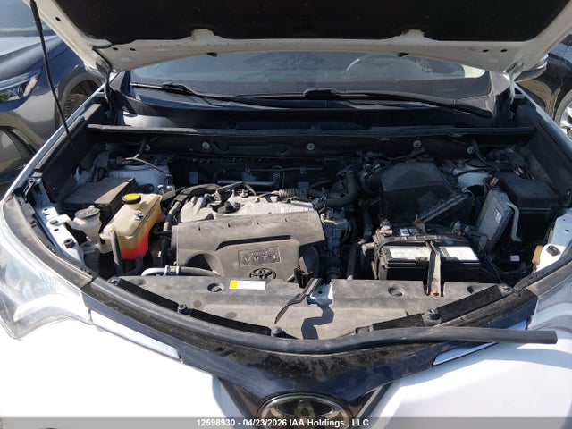 2T3ZFREV4HW315194 Toyota RAV4 LE