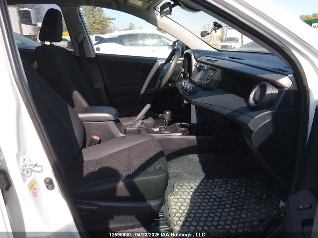2T3ZFREV4HW315194 Toyota RAV4 LE