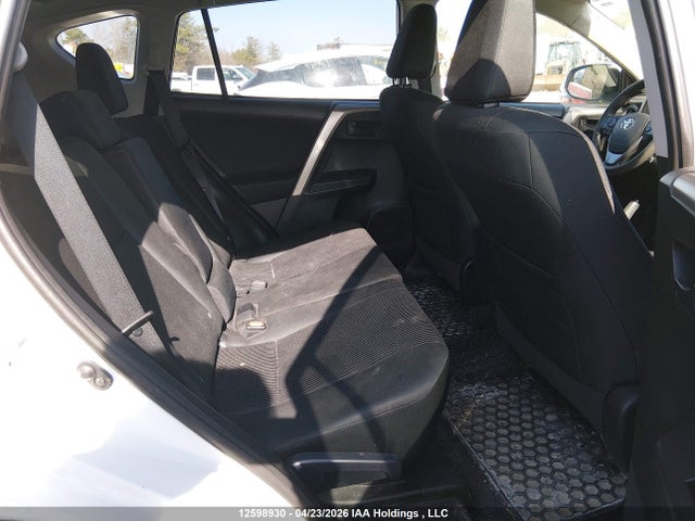 2T3ZFREV4HW315194 Toyota RAV4 LE