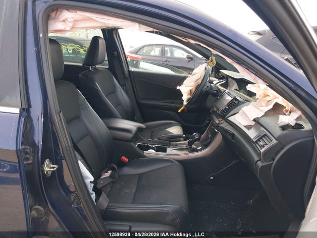 Продажа на аукционе авто 2016 Honda Accord, vin: 1HGCR2F50GA807903, номер лота: 12598939