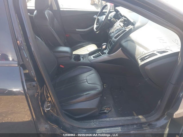 1FADP3K27EL303771 Ford FOCUS SE