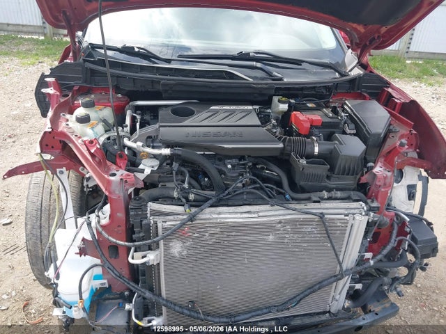 JN8BT3CB0NW332415 Nissan Rogue Sl