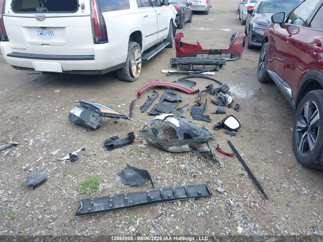 JN8BT3CB0NW332415 Nissan Rogue Sl