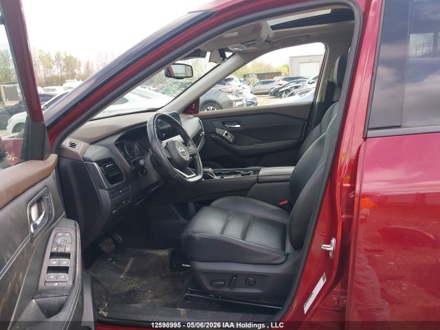 JN8BT3CB0NW332415 Nissan Rogue Sl