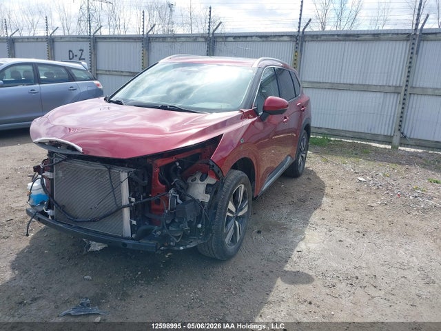 JN8BT3CB0NW332415 Nissan Rogue Sl