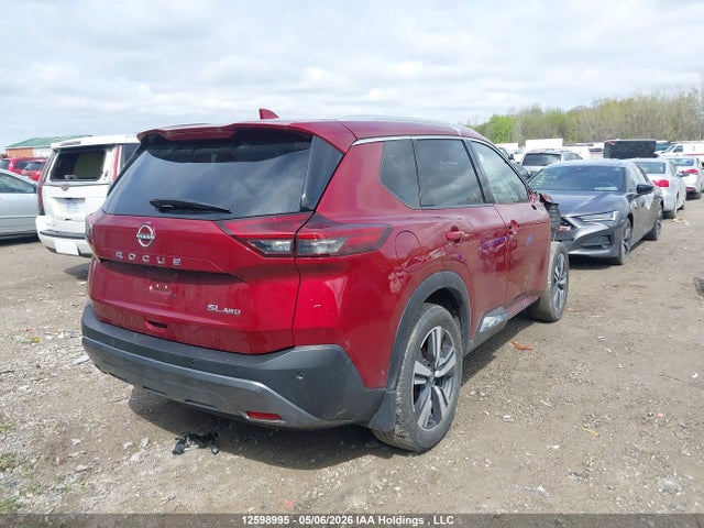 JN8BT3CB0NW332415 Nissan Rogue Sl